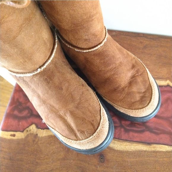 Ugg Embroidered Two Toned Leather Winter Boots Women's Size 7 - Picture 10 of 11